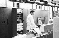 Střední tranzistorový počítač ZPA 600